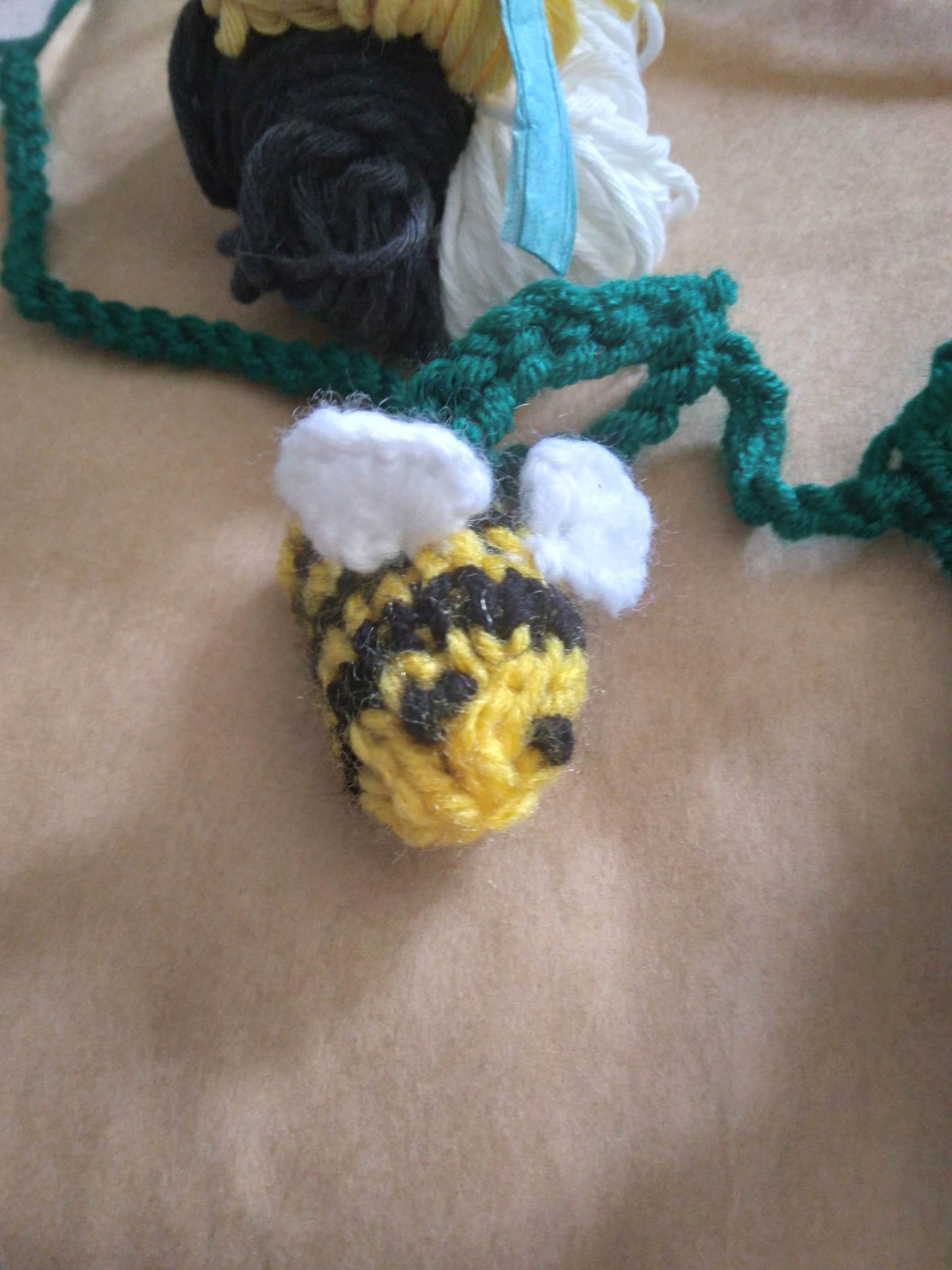 Workshop - Bee Bee Bunting